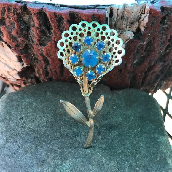 Vintage Rhinestone Flower Pin - Picture 3 of 7